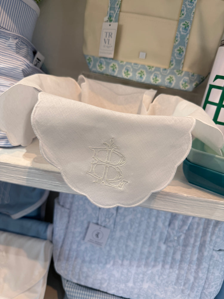 Linen Bun Warmer | Scalloped Edge